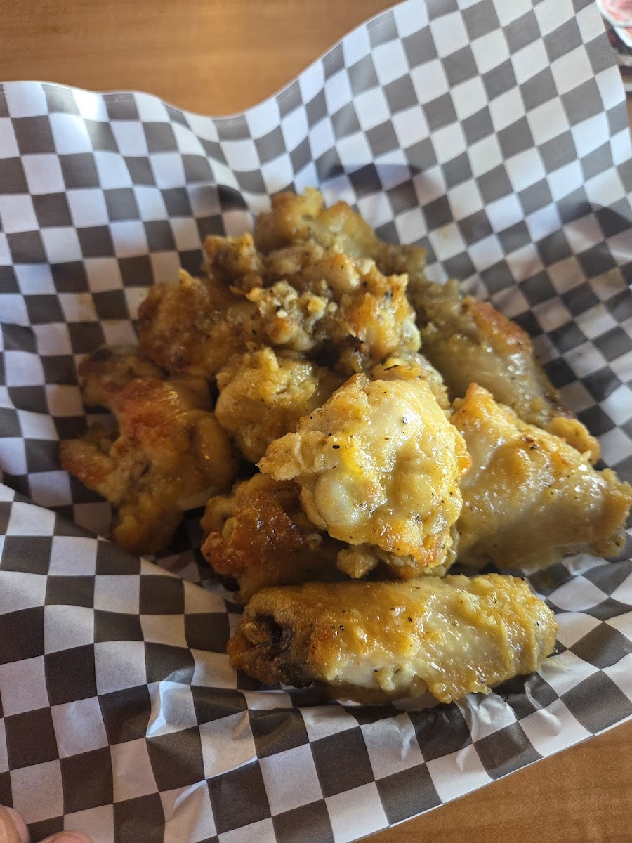 Mazzio’S Pizza & Wings Photos 2